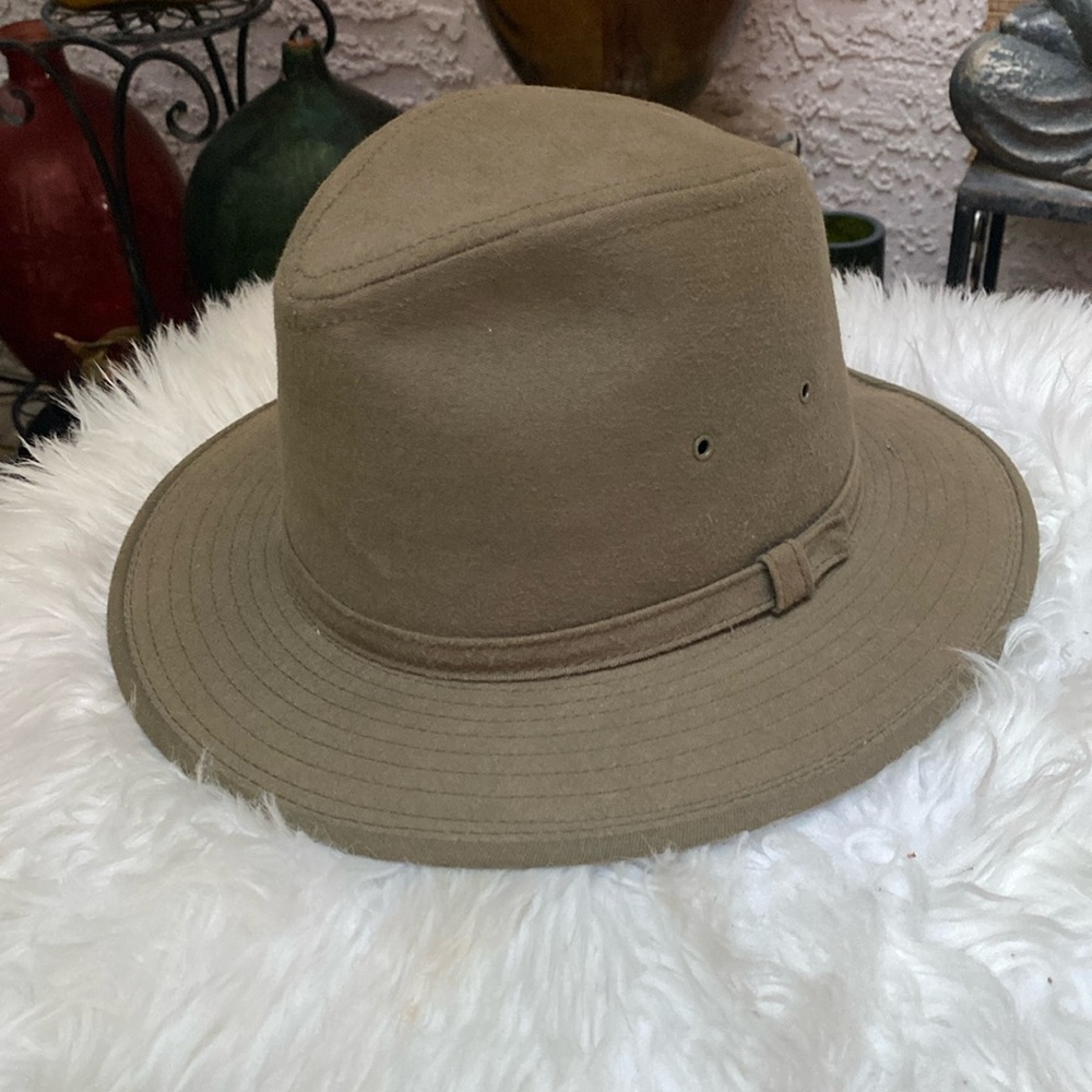 💚💚KHAKI GREEN SHORT BRIM HAT💚💚